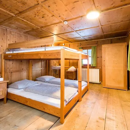 Stern Im Bergparadies Lechtal 木屋